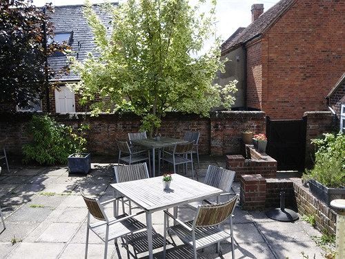 The Partridge Inn Wine Bar & Restaurant Wallingford Exteriör bild